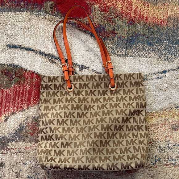 Michael Kors Signature Canvas Tote - Picture 2 of 12